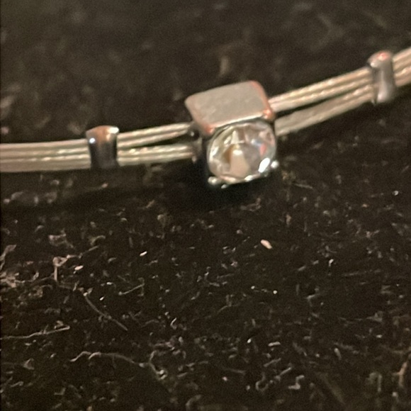 8” Minimalist silver tone stretch bracelet w/2 beads & 2 bezel set crystals - Picture 10 of 13